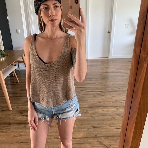Tops - ✨ BEIGE KNIT/WOVEN TANK